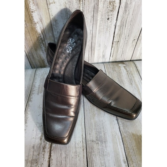 Elites by Naturalizer Women's Metallic Bronze Square Toe Loafer Shoes - Picture 7 of 9